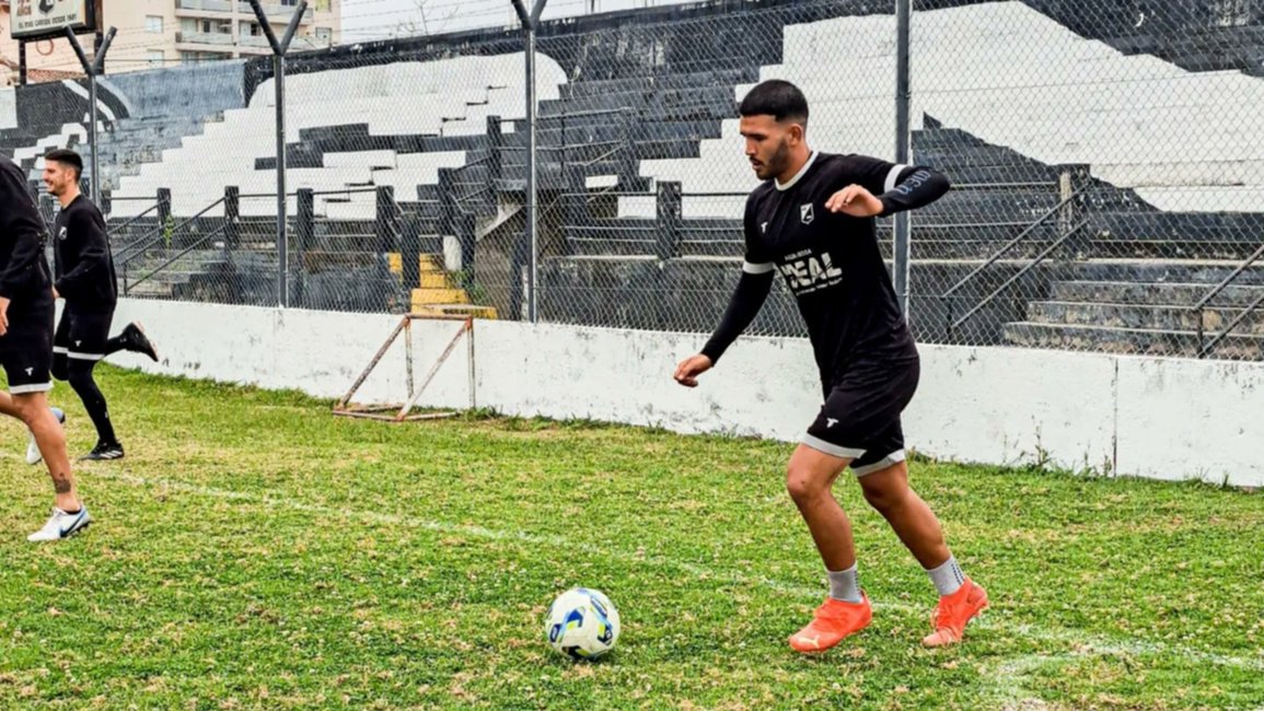 Riggio refuerza la defensa azabache