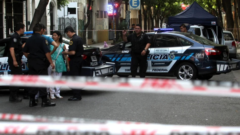 Asesinan a un hombre y balean a su hijo y a un amigo