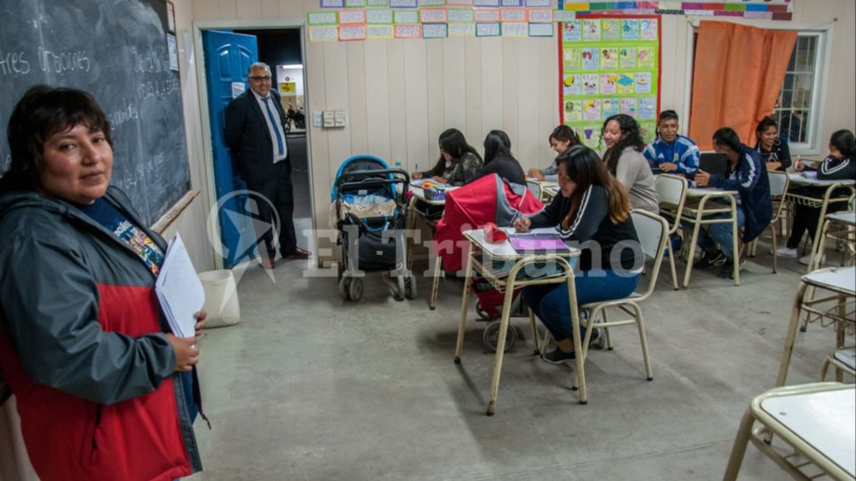 Secundaria para adultos: unos 2.500 egresados en el último año