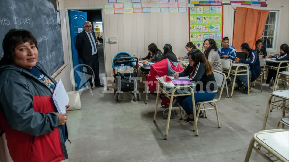Secundaria para adultos: unos 2.500 egresados en el último año