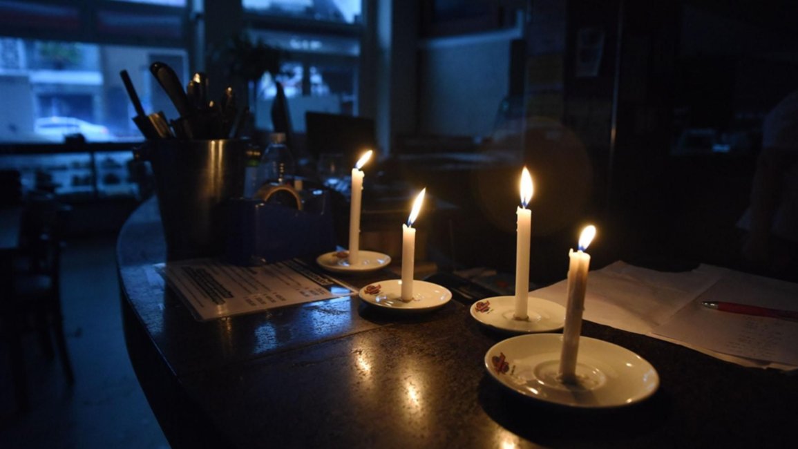 Volvió la luz a la zona sur de Salta y  a los barrios de Cerrillos