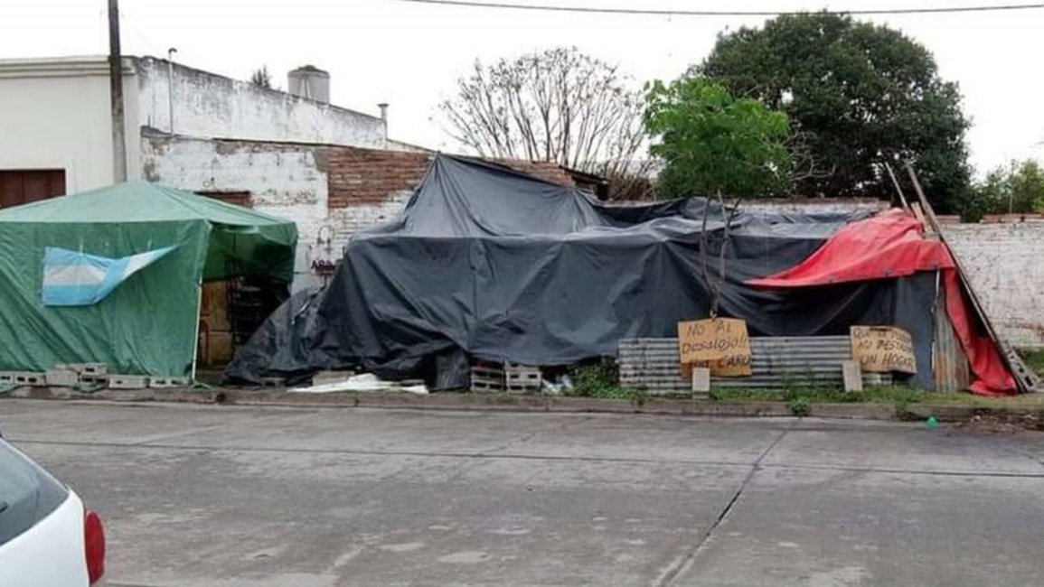 La otra versión sobre el desalojo de una familia