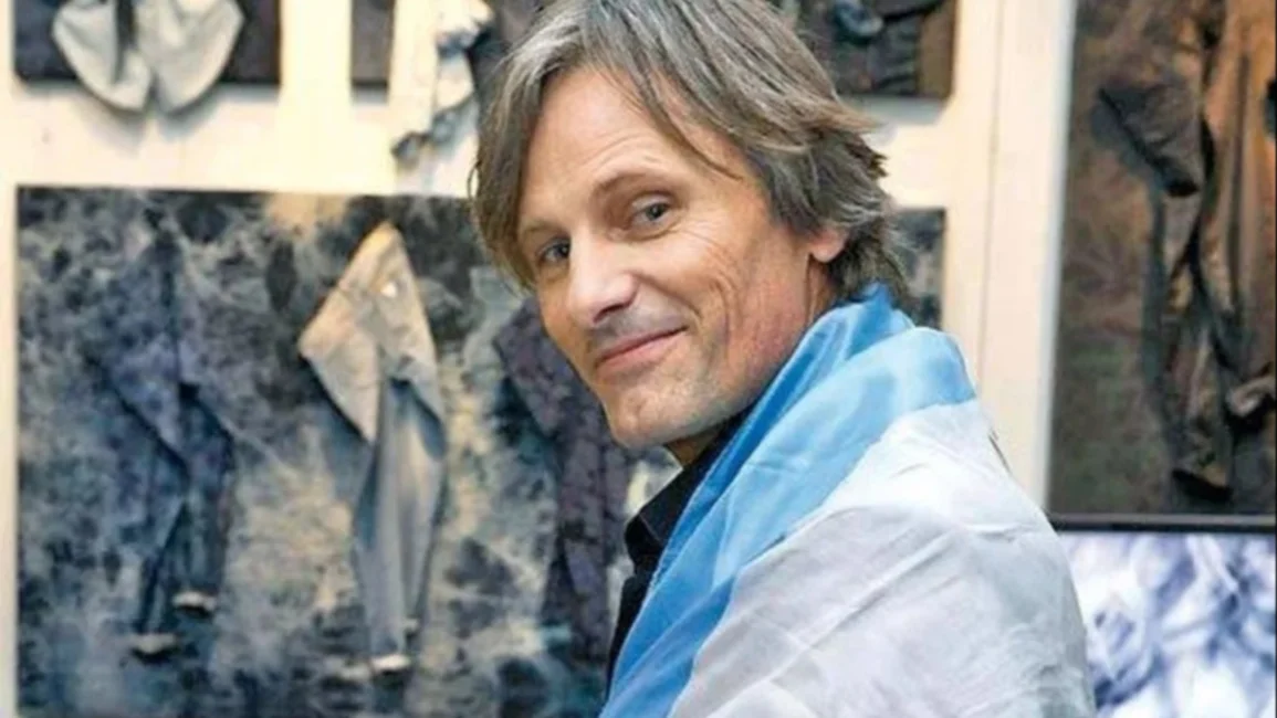 Viggo Mortensen se metió en política y aseguró que “Javier Milei es un muñeco manipulado”