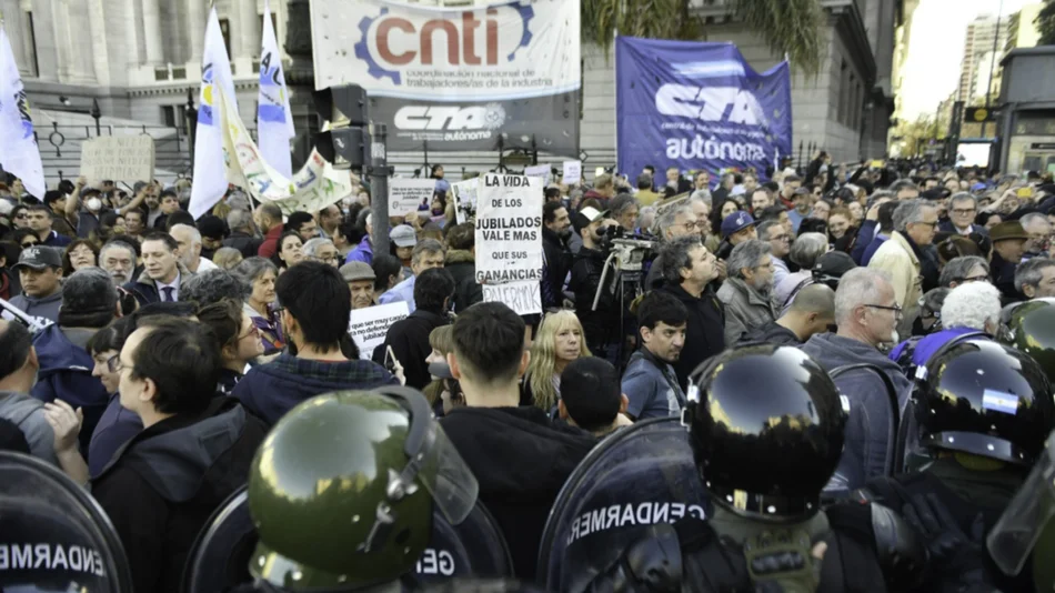 Incidentes en la marcha por el veto a la ley jubilatoria: 27 heridos y 2 detenidos