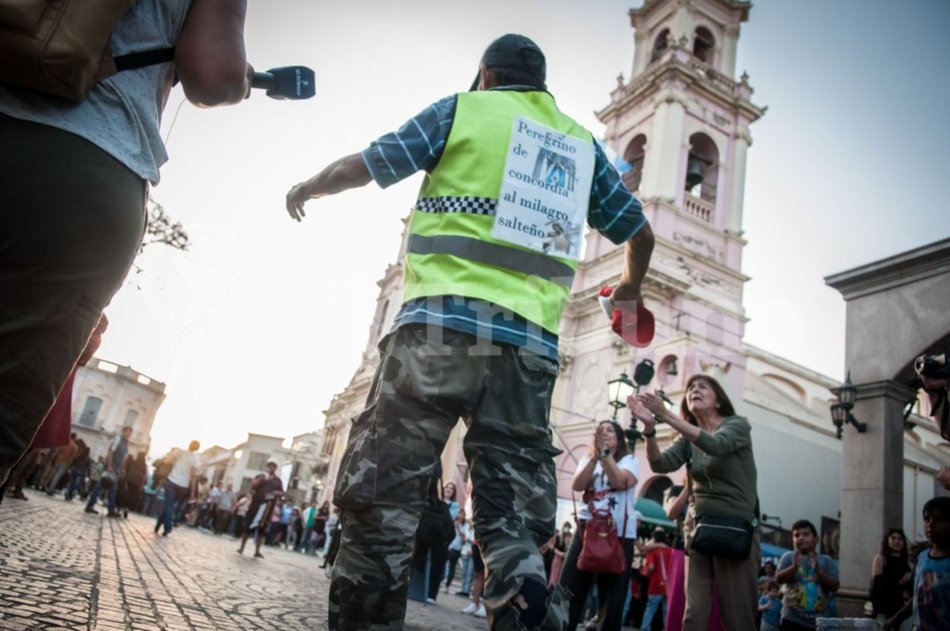 VIDEO. El salteño que caminó desde Concordia para llegar a los pies del Señor y la Virgen del Milagro 