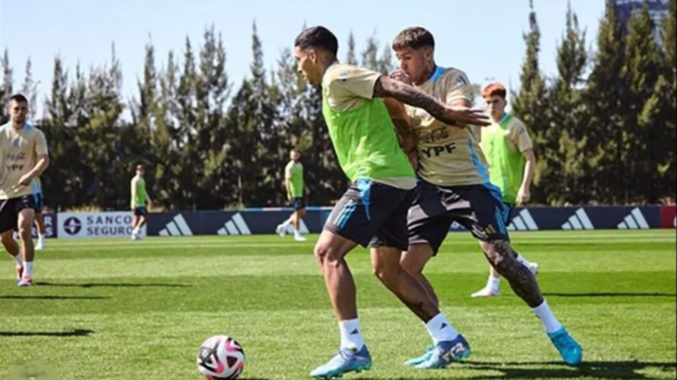 La Selección argentina llegó a Colombia: el 11 titular que podría parar Scaloni
