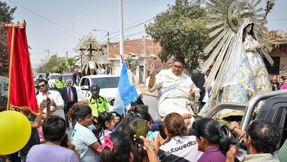 Las imágenes peregrinas del Señor y la Virgen del Milagro recorrieron los barrios de la ciudad de Salta 