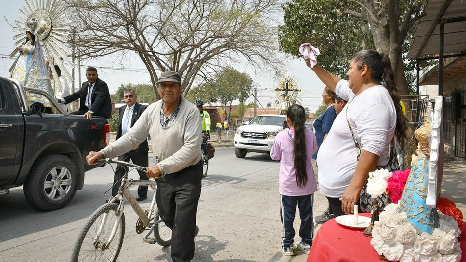 Las imágenes peregrinas del Señor y la Virgen del Milagro recorrieron los barrios de la ciudad de Salta 