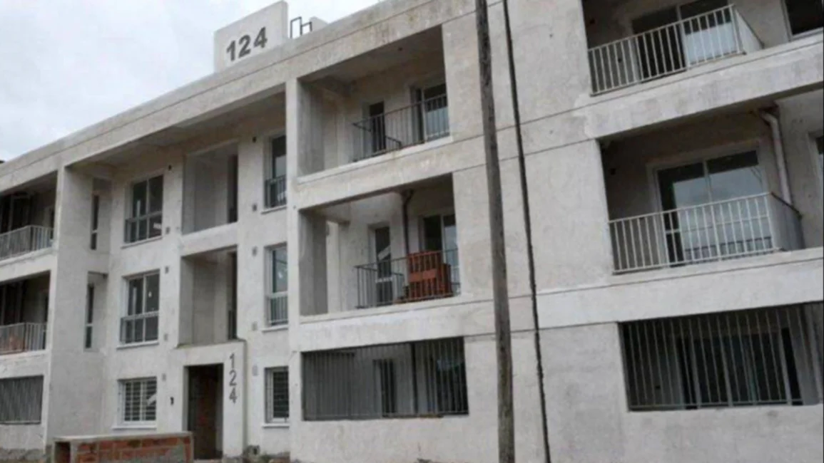 Excluyen a funcionarios del plan de viviendas con ahorro previo en Salta