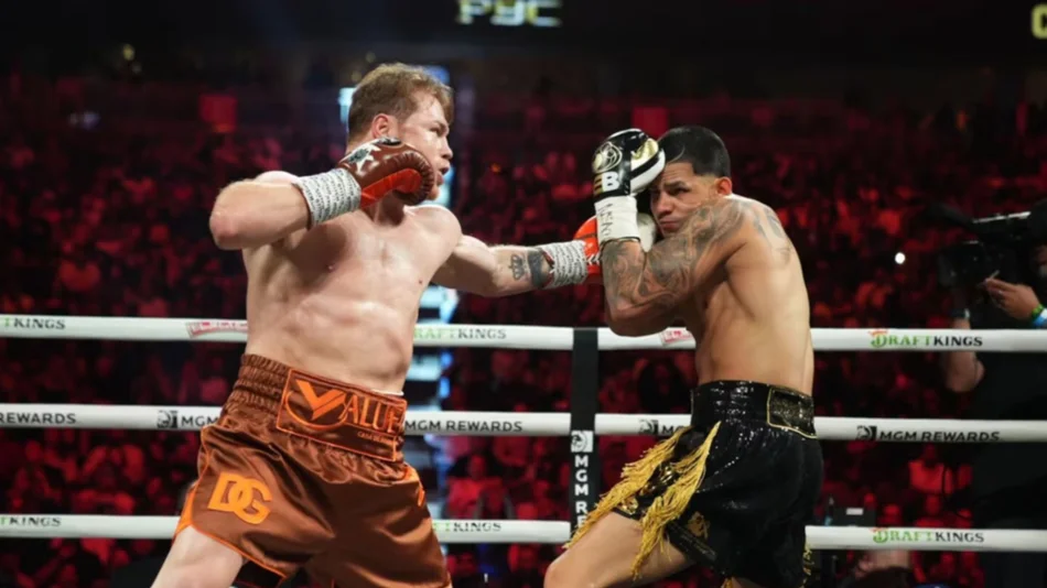 Canelo Álvarez le ganó en forma clara por puntos a Edgar Berlanga y retuvo sus títulos supermedianos en Las Vegas