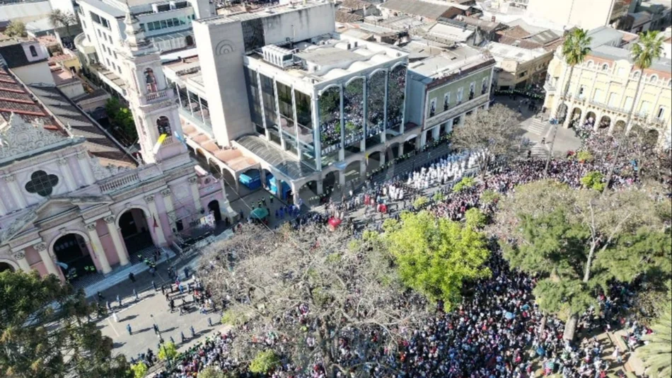 Milagro en Salta: turistas, deslumbrados por la fe salteña