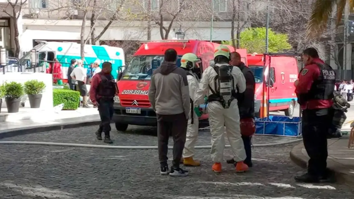 Evacuan un lujoso hotel de Retiro por fuga de gas tóxico
