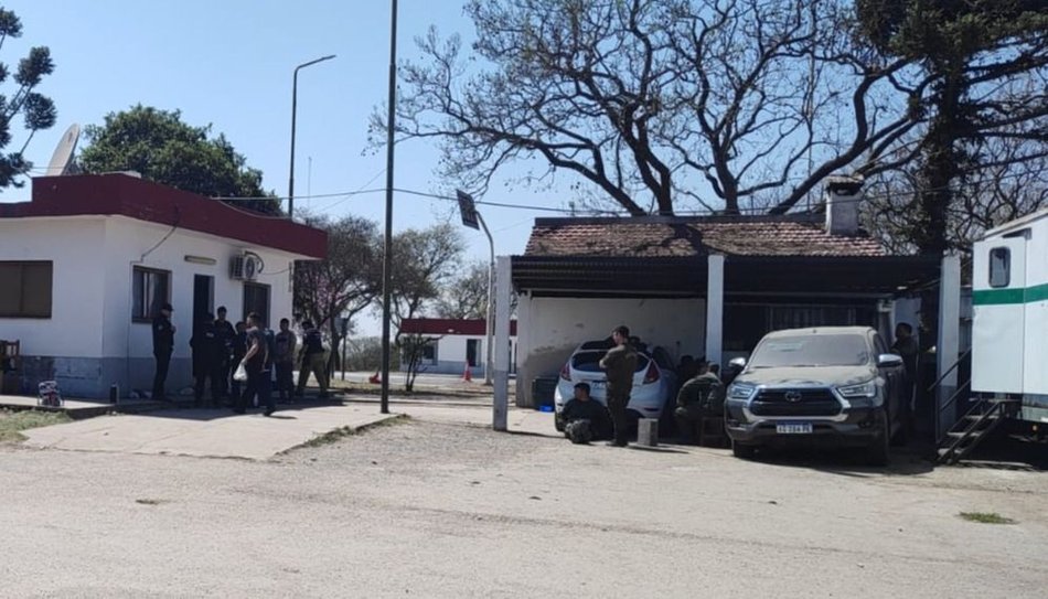 Escándalo en Gendarmería: detuvieron a 20 efectivos por cobrar sobornos a los tours de compras