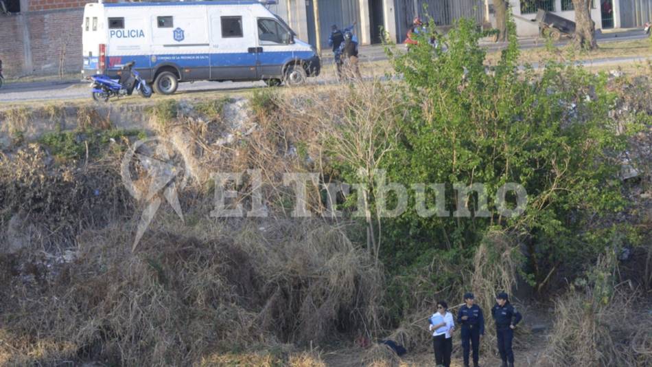 Nuevos detalles sobre el hallazgo del cuerpo de una mujer en barrio Santa Lucía: la fiscalía investiga una muerte violenta