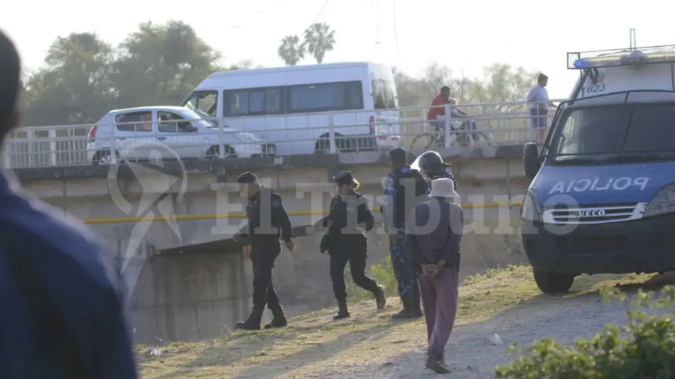 Muerte atroz de una mujer bajo un puente en B° Santa Lucía