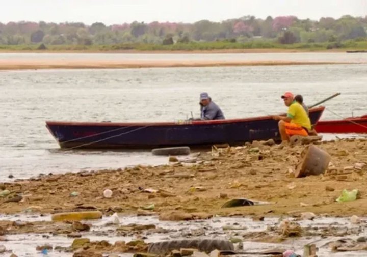 La bajante del Río Paraná se acentúa y empiezan a faltar los surubíes