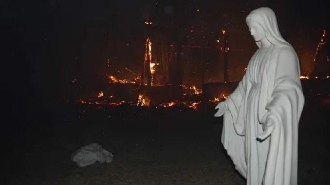 Incendios en Córdoba: las llamas consumieron un santuario, pero una Virgen quedó intacta