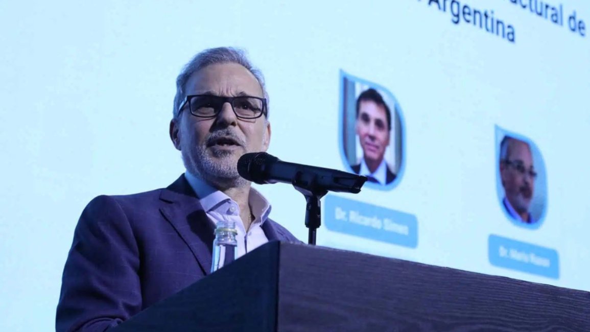 Mario Russo deja su cargo como ministro de Salud de la Nación