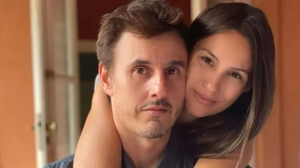 Podrían allanar la casa de Pampita y Roberto García Moritán