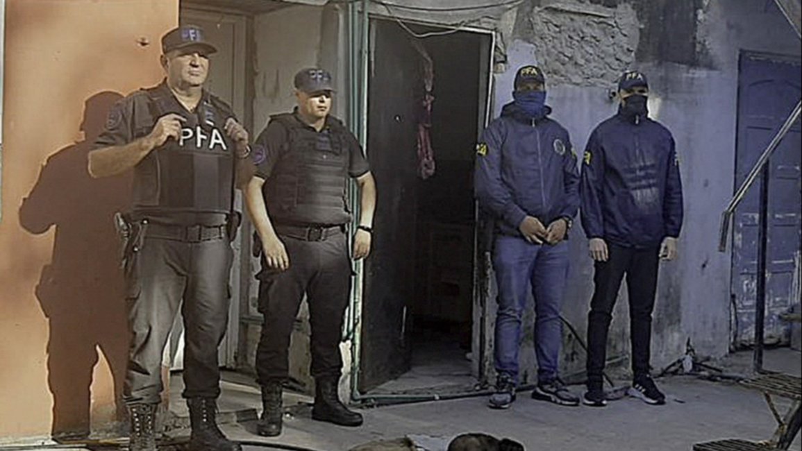Policías malpagados y hacinados para luchar contra bandas narco