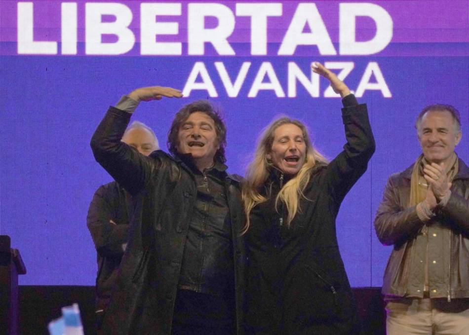 Javier Milei, en el cierre de campaña en provincia de Buenos Aires: "El domingo los vamos a aplastar en las urnas, kirchnerismo nunca más"- Javier Milei, en el cierre de campaña en provincia de Buenos Aires: "El domingo los vamos a aplastar en las urnas, kirchnerismo nunca más"