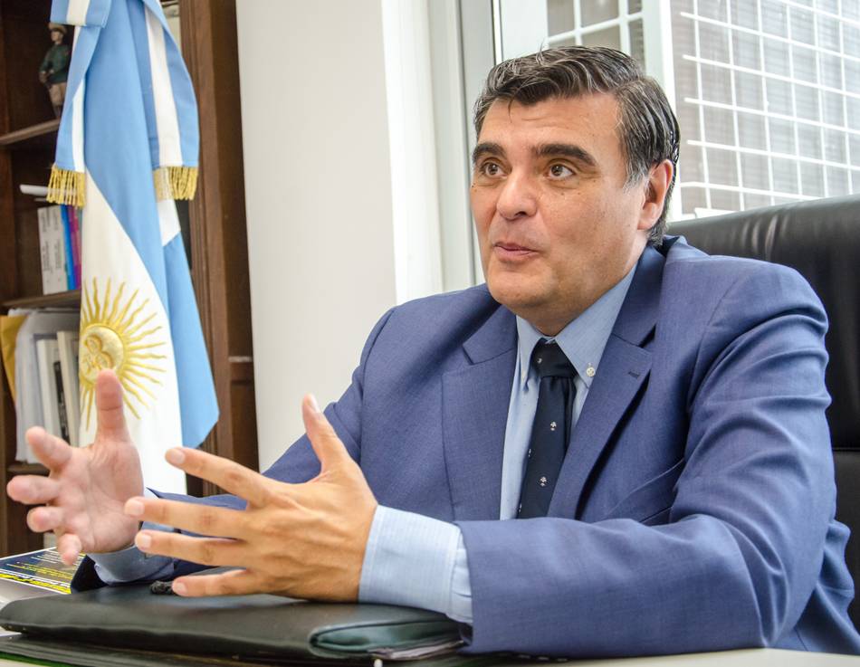Detrás del incongruente padrón electoral de Aguas Blancas habría miles de DNI fraguados 