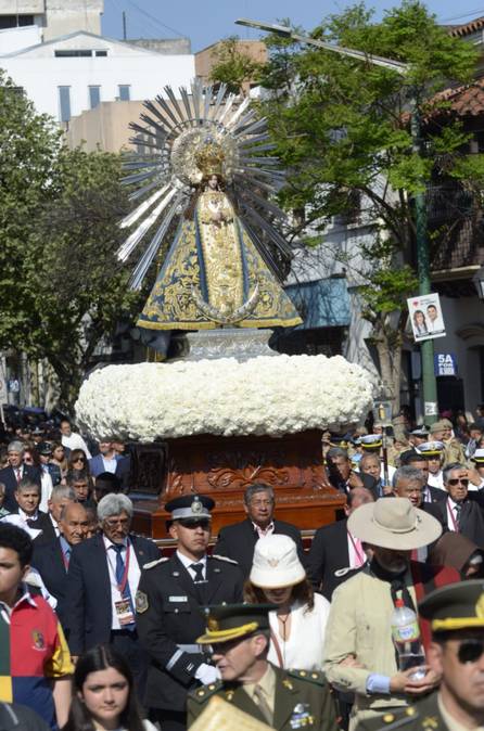 Milagro en Salta, EN VIVO, minuto a minuto: las imágenes del Señor y la Virgen del Milagro ya procesionan por las calles de la Ciudad haste el monumento 20 de Febrero- Milagro en Salta, EN VIVO, minuto a minuto: las imágenes del Señor y la Virgen del Milagro ya procesionan por las calles de la Ciudad haste el monumento 20 de Febrero