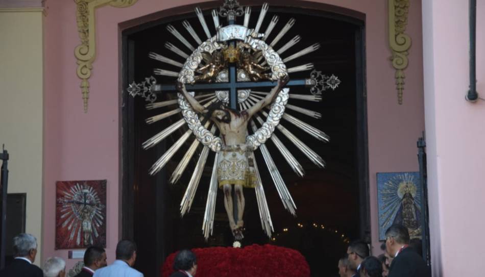 Milagro en Salta, EN VIVO, minuto a minuto: las imágenes del Señor y la Virgen del Milagro ya procesionan por las calles de la Ciudad haste el monumento 20 de Febrero- Milagro en Salta, EN VIVO, minuto a minuto: las imágenes del Señor y la Virgen del Milagro ya procesionan por las calles de la Ciudad haste el monumento 20 de Febrero