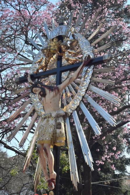 Milagro en Salta, EN VIVO, minuto a minuto: las imágenes del Señor y la Virgen del Milagro ya procesionan por las calles de la Ciudad haste el monumento 20 de Febrero- Milagro en Salta, EN VIVO, minuto a minuto: las imágenes del Señor y la Virgen del Milagro ya procesionan por las calles de la Ciudad haste el monumento 20 de Febrero
