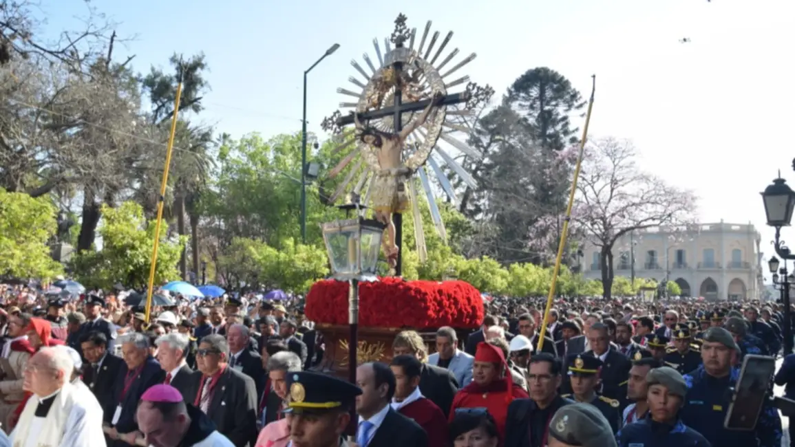 Milagro en Salta, EN VIVO, minuto a minuto: las imágenes del Señor y la Virgen del Milagro ya procesionan por las calles de la Ciudad haste el monumento 20 de Febrero Milagro en Salta, EN VIVO, minuto a minuto: las imágenes del Señor y la Virgen del Milagro ya procesionan por las calles de la Ciudad haste el monumento 20 de Febrero