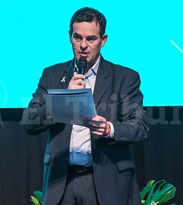 "La economía necesita previsibilidad política"