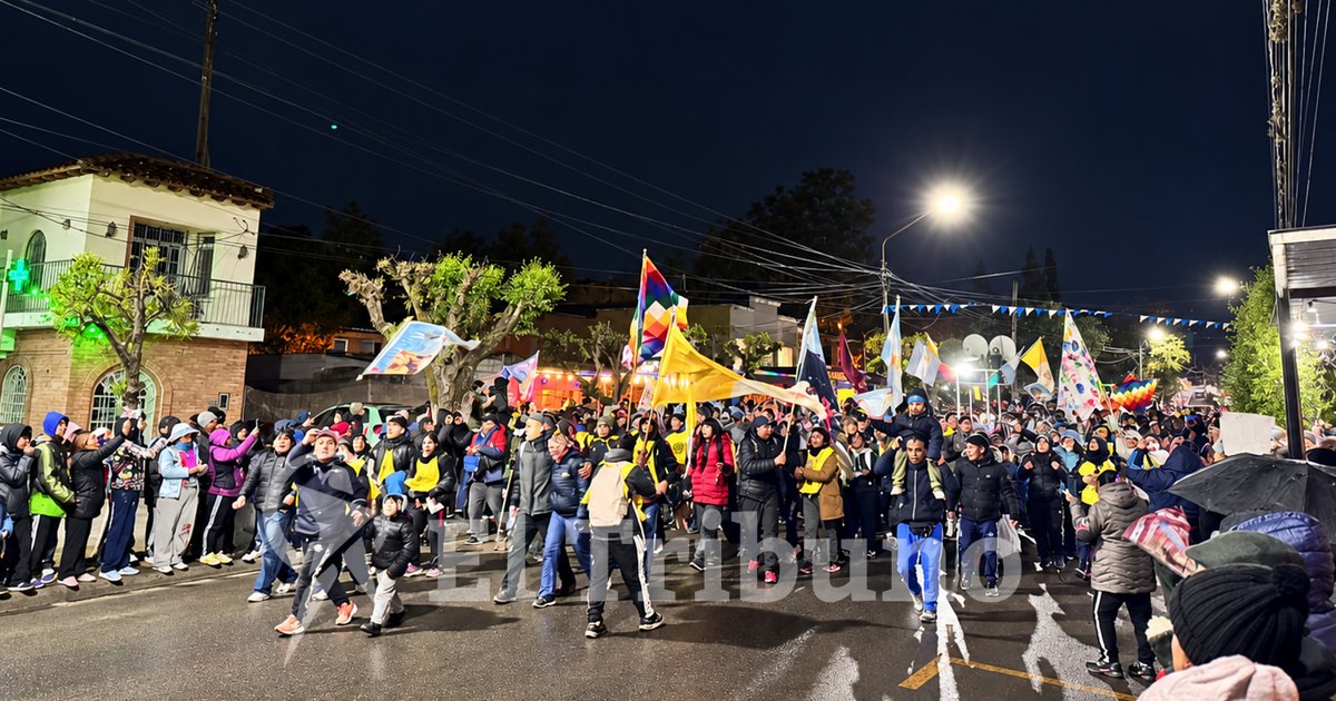 VIDEOS. Así llegó la multitudinaria peregrinación de la Puna a Campo Quijano: cantos, bailes y la presencia de Bernac