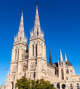 Turismo religioso: templos y santuarios imperdibles de Argentina