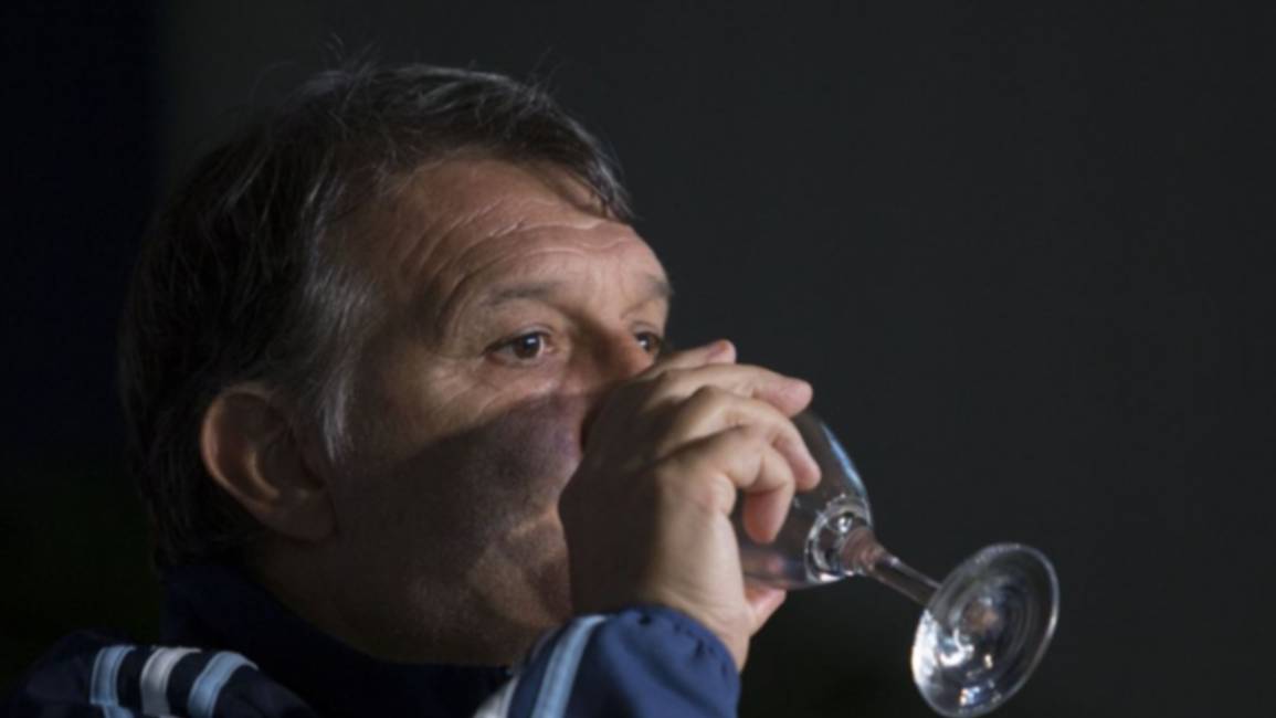 El Tata Martino no cambia y muere "con la suya"