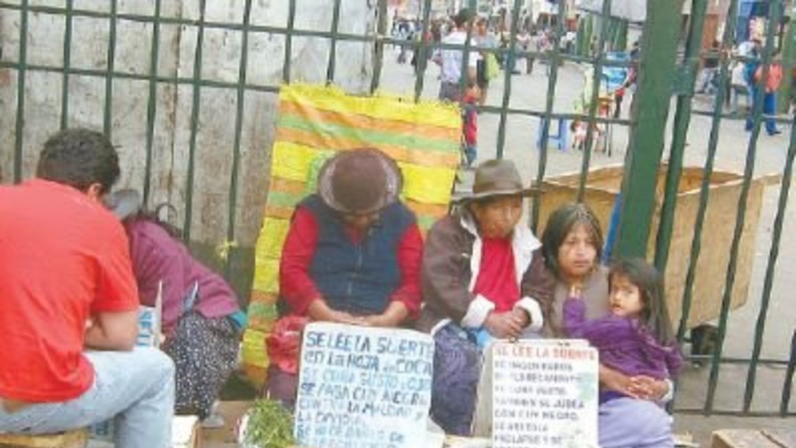 Lectura de la hoja de coca, una práctica ancestral que perdura en el tiempo