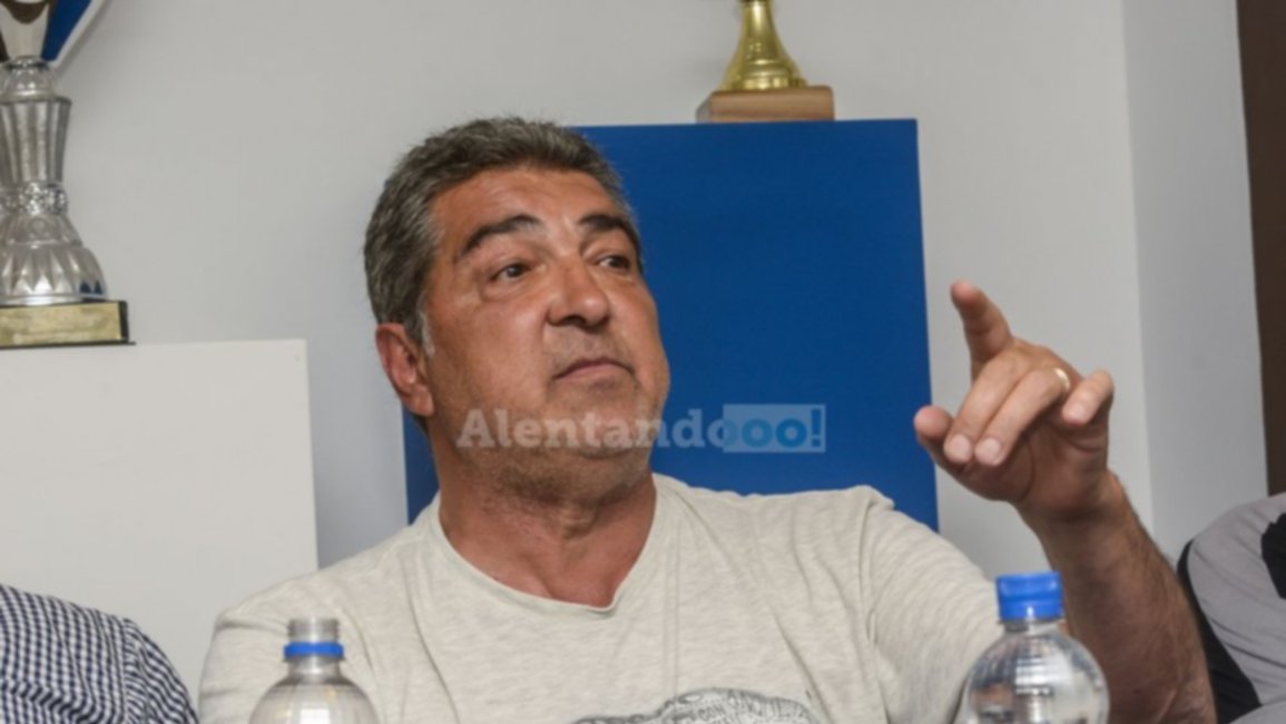 ¿Demagogia o agradecimiento? Pascutti donará su sueldo a las inferiores