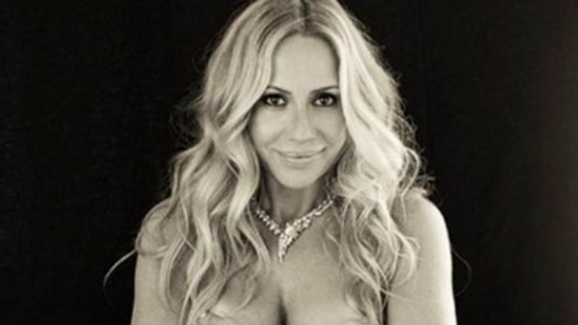 Marta Sánchez posa desnuda a los 50 años