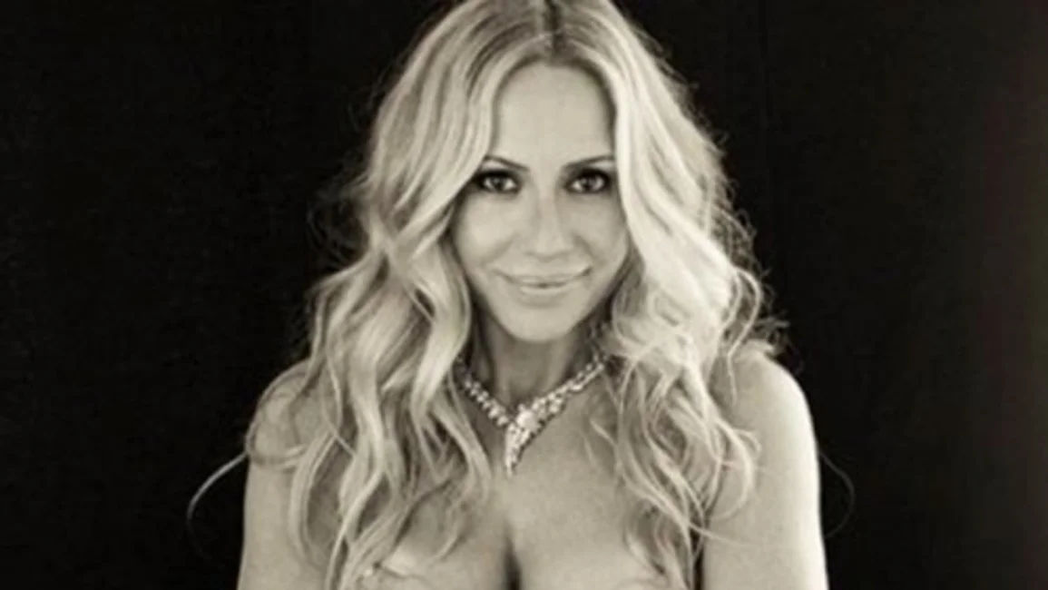Marta Sánchez posa desnuda a los 50 años