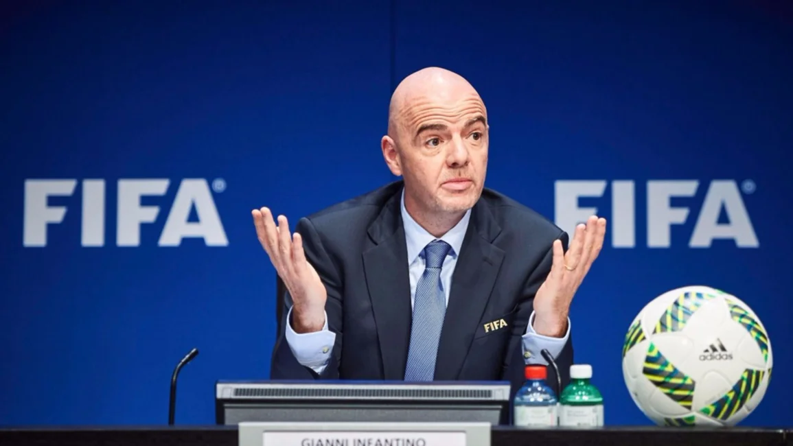 Llega Infantino al país para una minicumbre por el Mundial de 2030