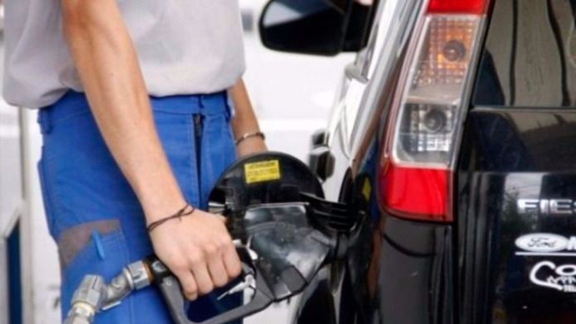 El litro de nafta premium ya superó los 30 pesos en Chaco y Corrientes