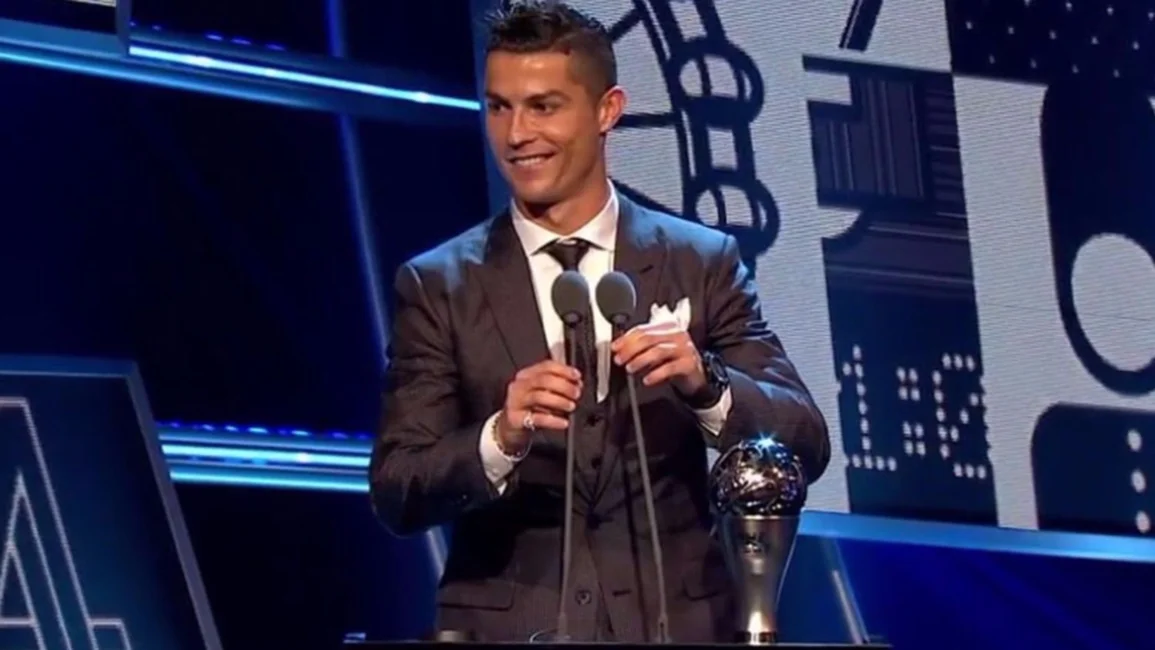 Cristiano Ronaldo le ganó el duelo a Messi y se quedó con el premio The Best