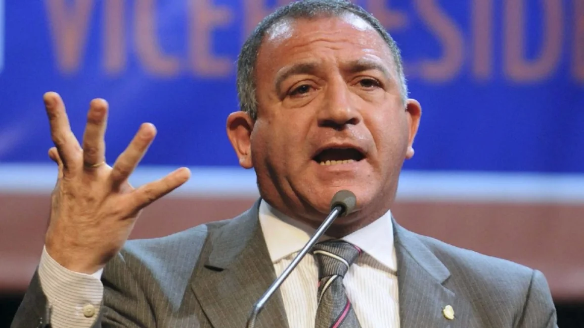 Luis juez trató de "mugrientos" a los ecuatorianos. Escuchá los audios