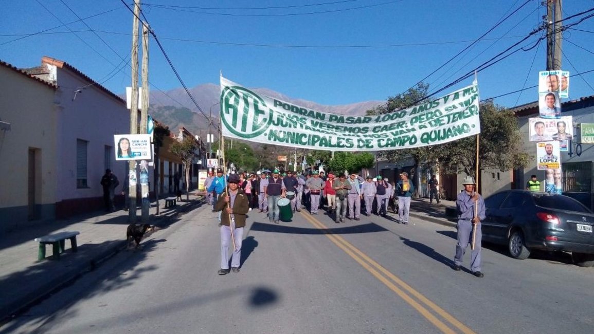 Continúan las protestas y los municipales endurecen las medidas 