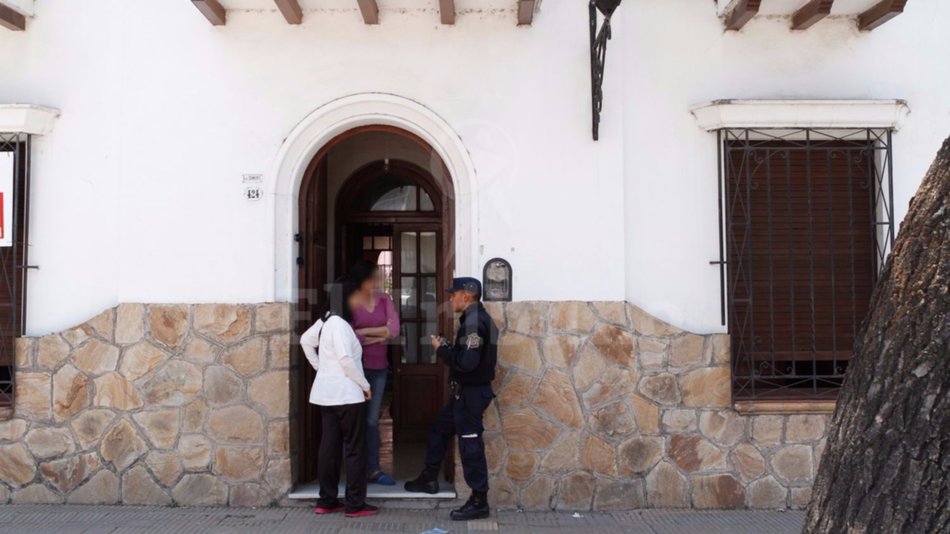 Amenazó a sus vecinos con un revólver Magnum y lo detuvieron 