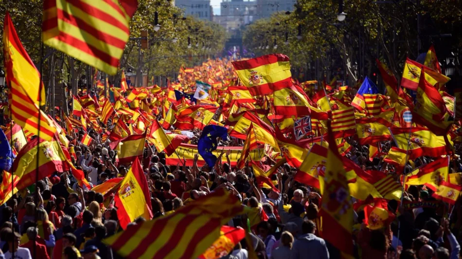 Multitudinaria marcha contra la independencia de Cataluña y a favor de la unidad de España