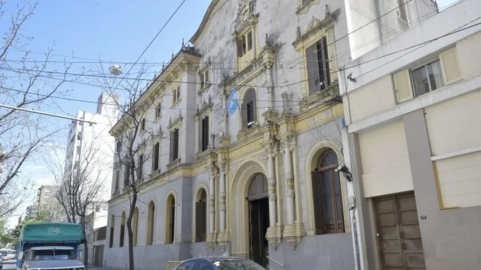 Denuncian por acoso a un docente de catequesis de un tradicional colegio 