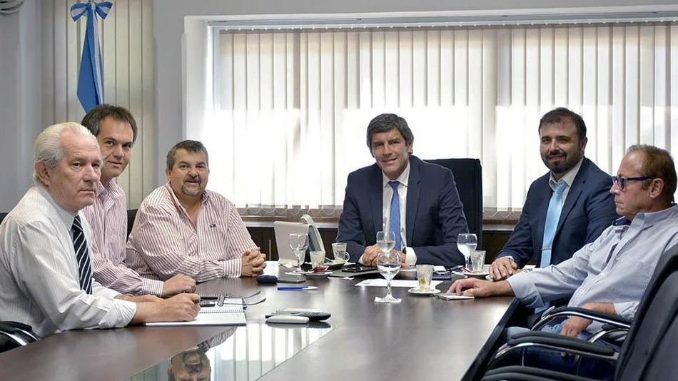  El comercio busca ayuda del  Gobierno para pasar la crisis