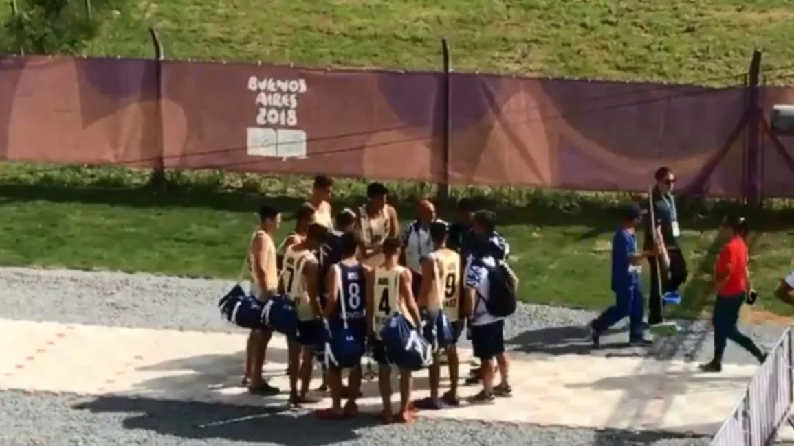 Con una arenga especial, el beach handball sigue invicto