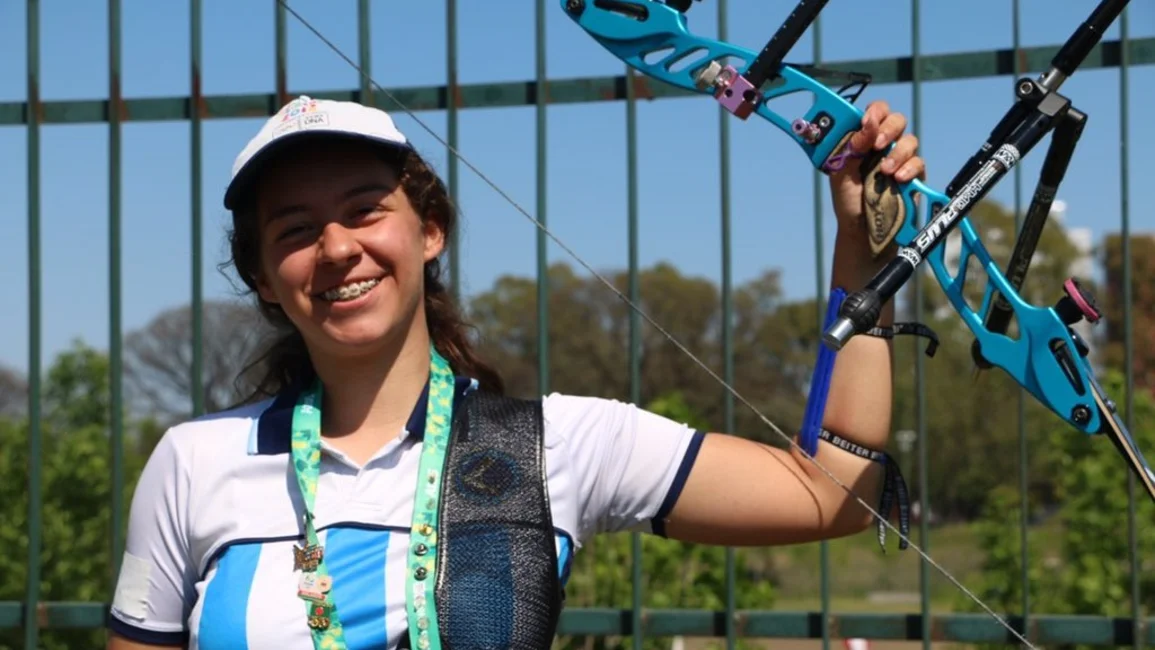 Agustina Giannasio ganó la medalla de plata en equipos mixtos