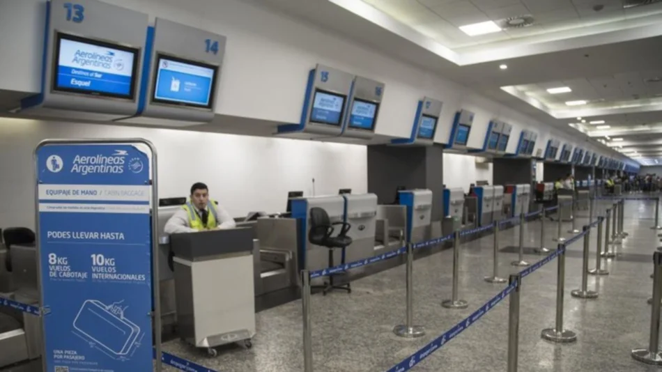 Sin acuerdo: no habrá vuelos de Aerolíneas el fin de semana ¿Qué debo hacer si tengo un pasaje?